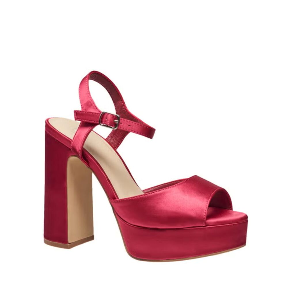 NIB Halston Harbour Heels Hot Pink Size 7